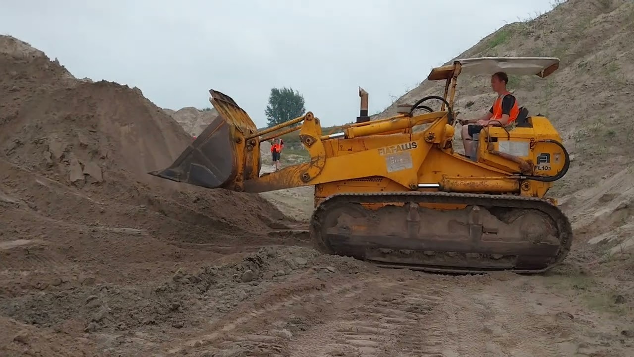 Fiat-Allis FL-10B Track Loader Higro-Show Zanddepot Eeltjemeer Rinsumageest 2024.