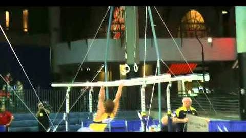 Parallel bars - Salto forward straddled to hang (E)