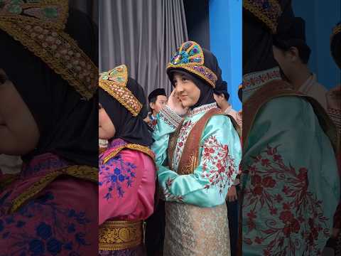 Cover Teteh alula ikut tari saman di sekolah