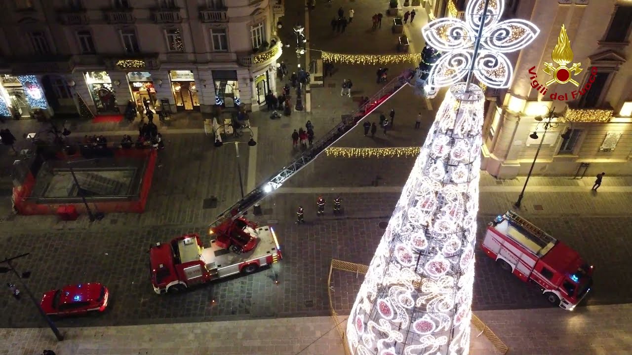 GLI AUGURI DEI VIGILI DEL FUOCO DI AVELLIO