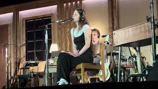 Information Lizzy McAlpine (Live) - Older (New York, NY - Radio City Music Hall) (6/18/2024) News