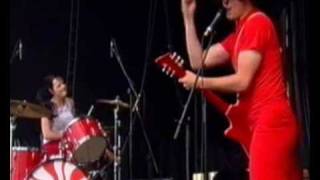 The White Stripes - When I Hear My Name. Reading Festival 2002. 1/9