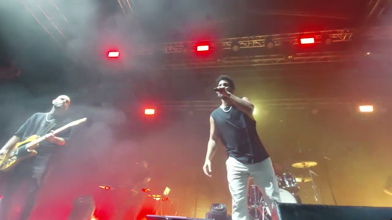 רביב כנר מארח את בר צברי- ג'וני- אמפי שוני- 20.7.2024