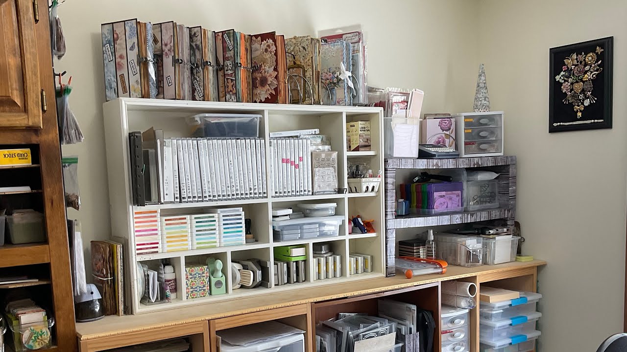 Осматриваем комнату, созданную Лаурой своими руками.