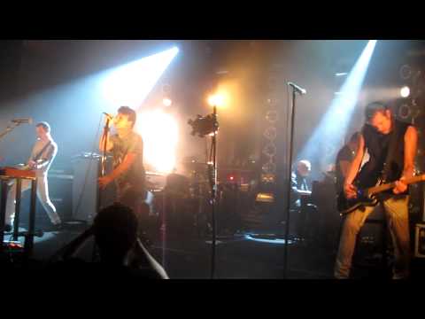 Nine Inch Nails - Down in the Park (live w/ Gary N...