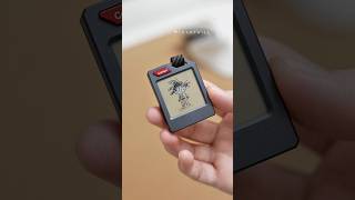 It mixes a fully customizable e-ink screen with a tracker #EInkScreen #Tracker #Locator