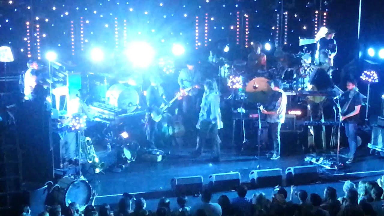 Edward Sharpe & The Magnetic Zeros-"Home" Live - YouTube