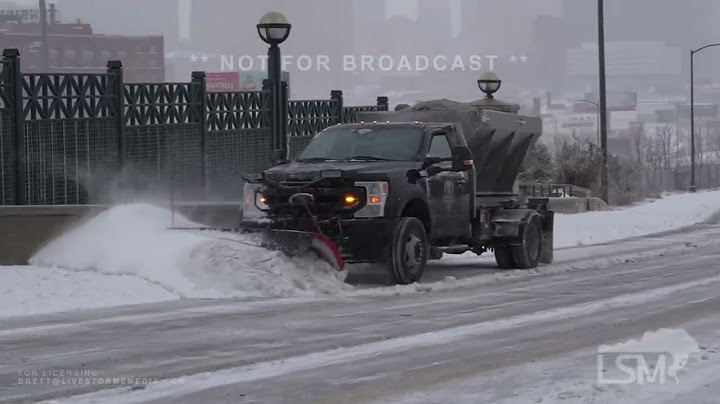 01-05-2025 Kansas City, MO - Crazy Winter Storm - Ice and Snow Bring City to a Standstill
