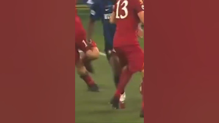 Francesco Totti brutal foul on Balotelli red card #francescototti #romavsinter #serieatim #balotelli