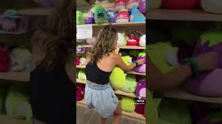 I’LL BUY YOU WHATEVER SQUISHMALLOWS YOU CAN GRAB IN 10 SECONDS CHALLENGE! 😱 #shorts