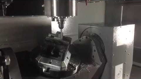 5 axis Hurco VMX42Ui