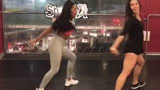 O JEITO QUE ELAS DANÇAM IMPRESSIONAM - Ju Almeida e Bárbara Souza