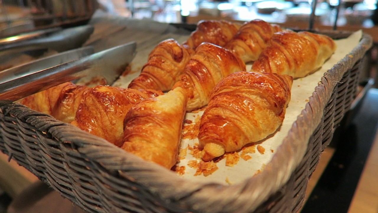 Breakfast At H tel L Elys e Val D Europe At Disneyland Paris YouTube breakfast-at-h-tel-l-elys-e-val-d-europe-at-disneyland-paris-youtube