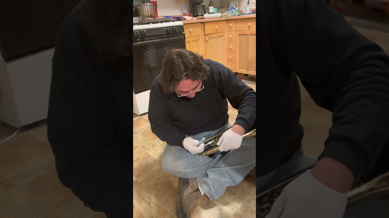 Seth Sanchez unboxes his Jean Paul Flugelhorn (FH-430)