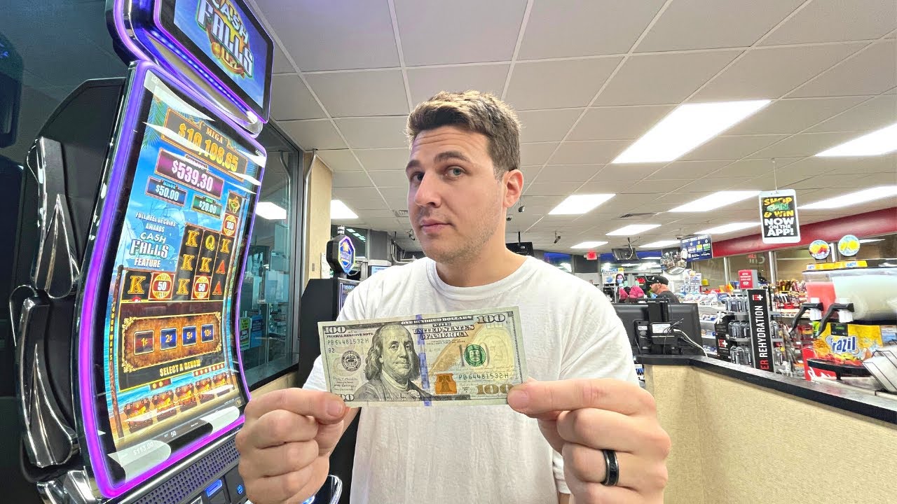 I tried Playing A Slot Machine in a Gas Station in Las Vegas ! - YouTube