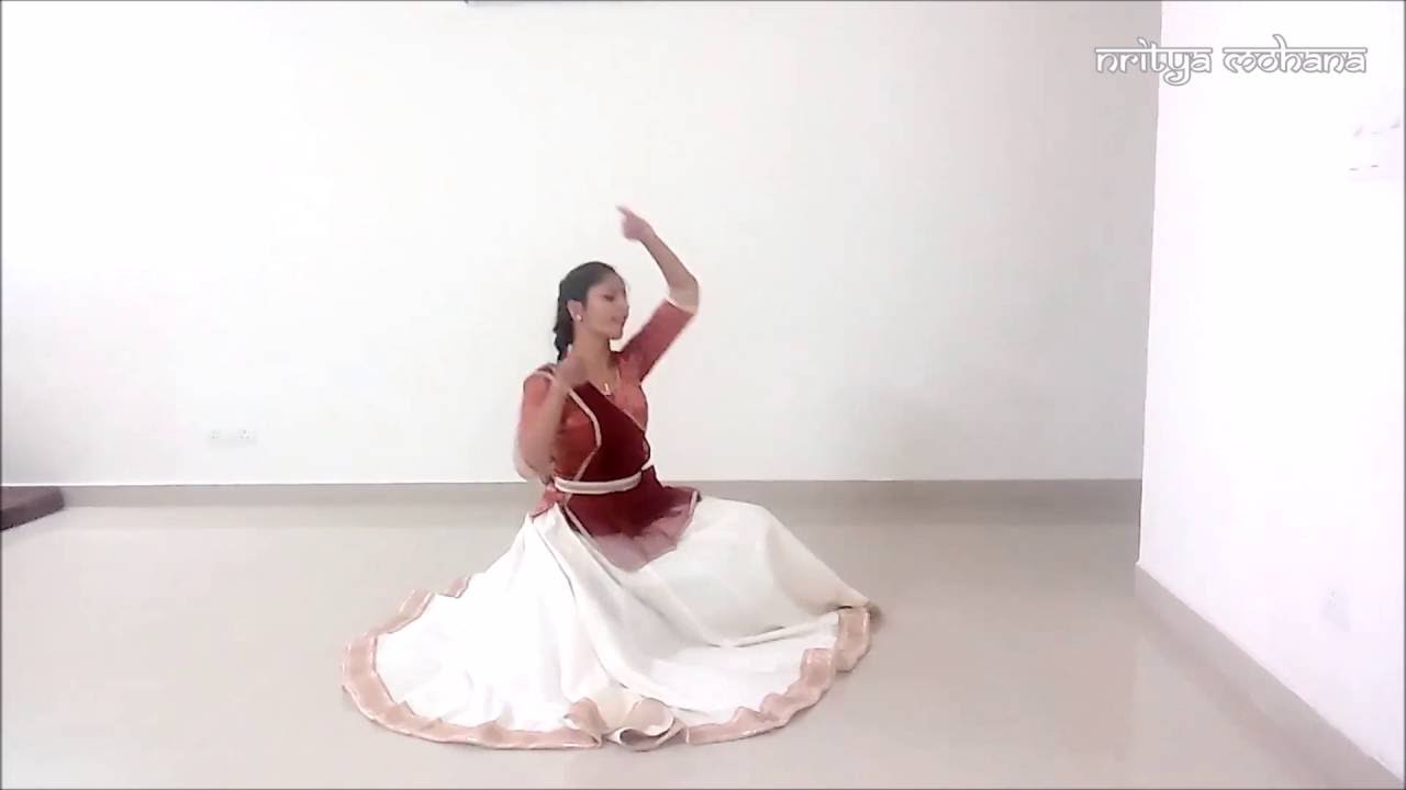 " Dheem ta da re" Classical Kathak dance by Aastha Gupta - YouTube