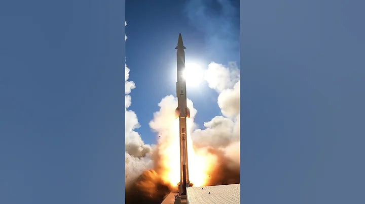 نمای زیبا از شلیک موشک بالستیک حاج قاسم در رزمایش پیامبر اعظم 18/ #سپاه / #ارتش / #military