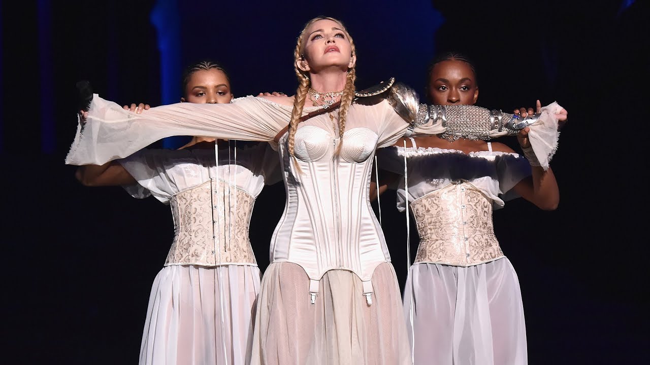 Met Gala 2018: Madonna Performs “Like a Prayer”
