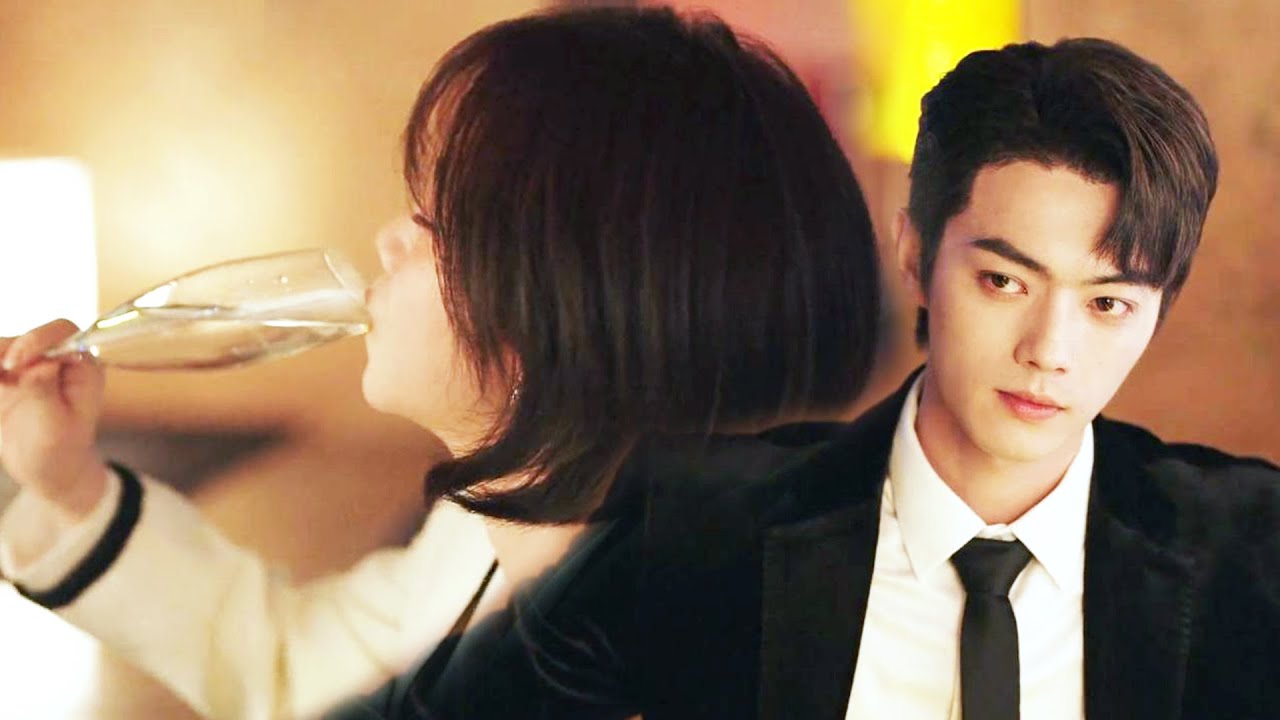 窮女孩被男友嫌棄分手，一直隱藏愛意默默守護的冷酷億萬總裁果斷出擊，展開強勢追求！💕Chinese Television Dramas