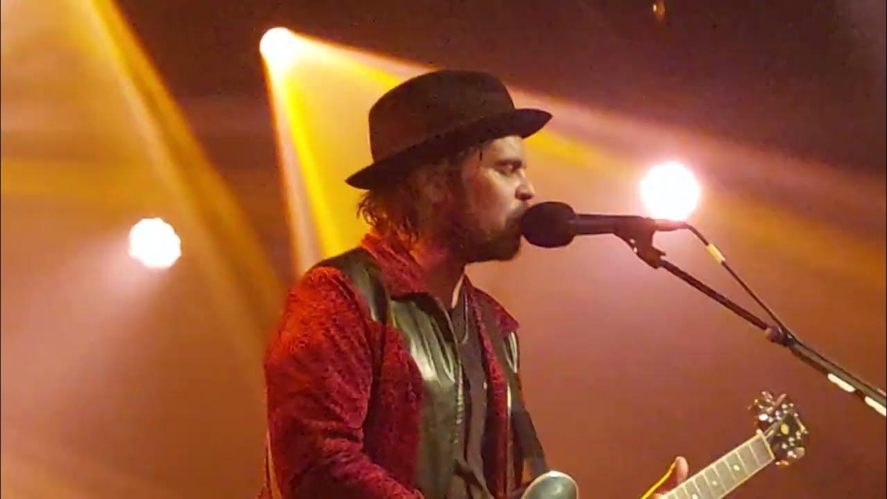 gaz coombes tour amsterdam