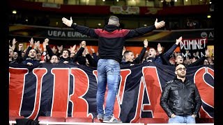 Curva Sud Milano a Londra - il settore ospiti canta ad oltranza con il Milan ormai eliminato