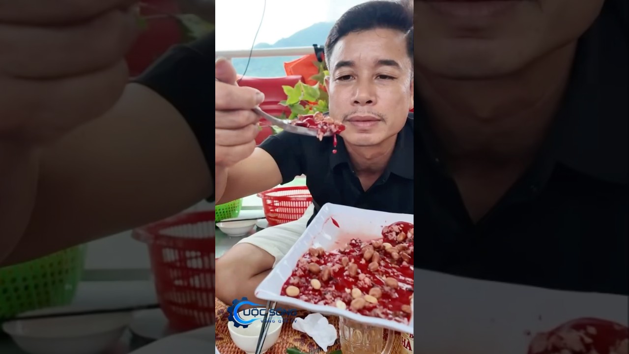 Tiết canh trên thuyền | Xem full👇 #hoabinh #tour #tourism #viarl #family #friend #mukbang #short