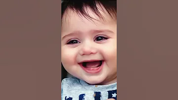اجمل ضحكة طفل طفل صغير يضحك كيوووووووت 