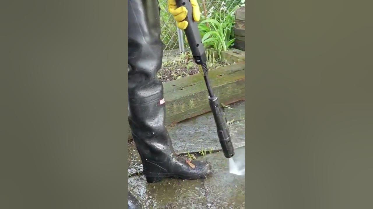 Gummi ASMR My vintage Century waders at pressure washing 😁 YouTube