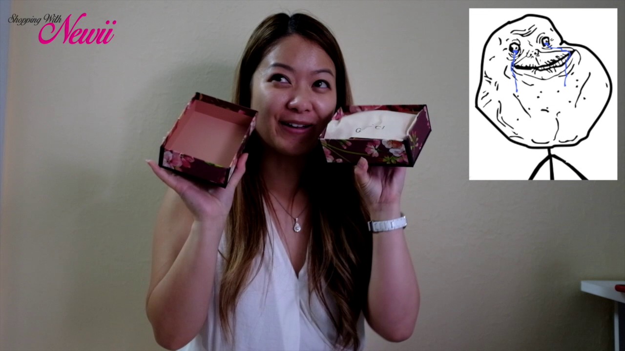Shopping with Newii - Episode 5 - Unboxing - Pink Gucci Blooms Card Case Wallet