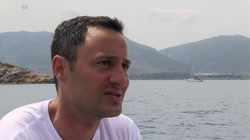 Divers Fight Damaging 