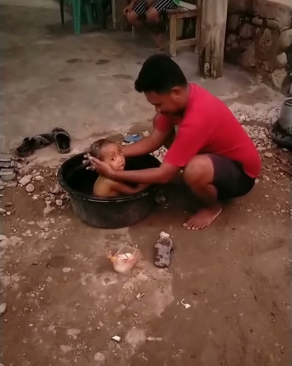 Viral !!! Lucu !!! Ada Menurun Tajam di depan ade nona geser-geser datang ada mantan di depan