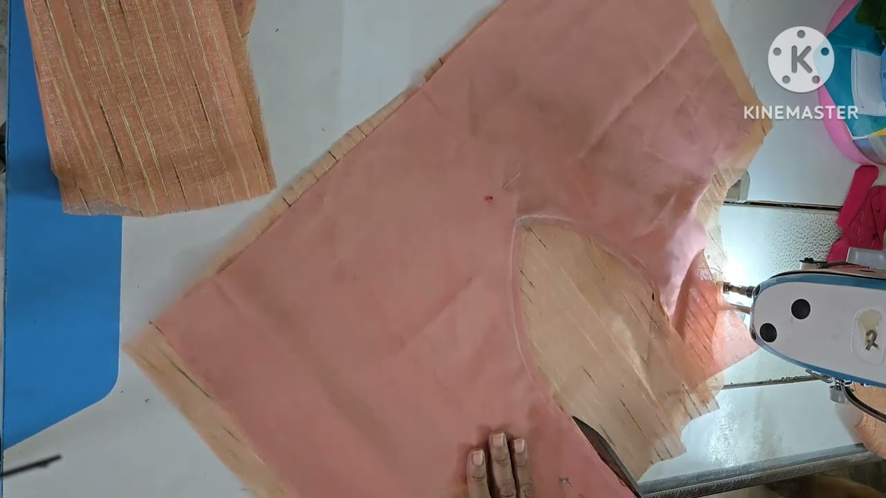 Training లో ఉన్న v నెక్‼️సరళ ఏమీ అన్నది💯 కనబడకుండా piping వేసి చూపించాలని కోరారు మరి ఆమె am చేసింది