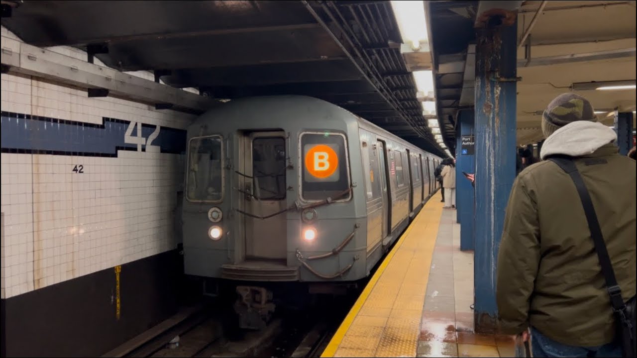 MTA New York City Subway Brighton Beach Bound Kawasaki R68A (B) Train ...