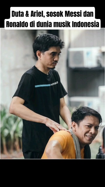 Akrab banget. Momen Ariel Noah dipijit Duta Sheila on 7 ❤️