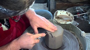 SIMON LEACH POTTERY WORKSHOPS -Finishing off & faceting a jar !