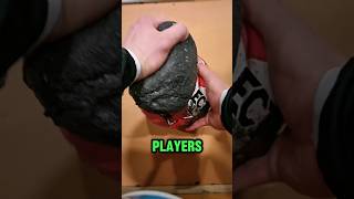 The process of cleaning the resin glue on the handball