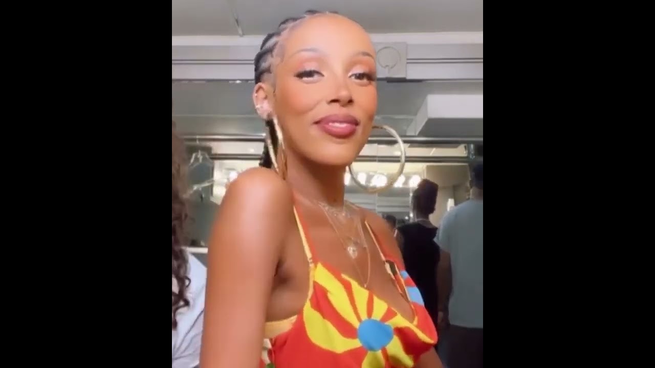 Doja cat Vegas makeup look