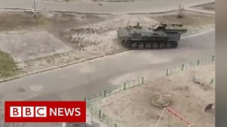 Russian tanks filmed entering Ukraine's capital Kyiv - BBC News