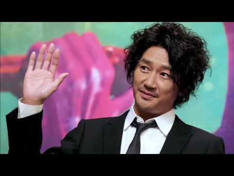 Japanese singer suspended over extra-marital affair