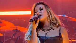 POP into COUNTRY Medley- Priscilla Block  Profile