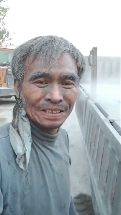 perjuangan orang tua yang luar biasa bikin nangis liatnya #shorts #orangtua #short