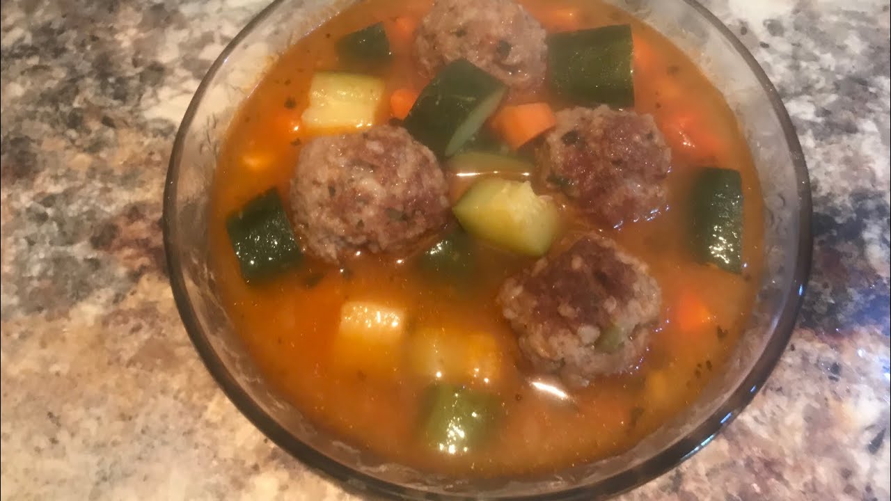 Sopa de albóndigas (receta hondureña)