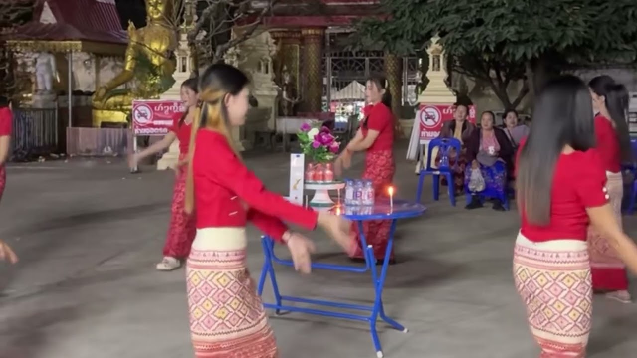 สาวรำวงบ้านเดื่อลอ เชียงตุง มารำวงที่วัดสายเมือง ท่าขี้เหล็ก 2025