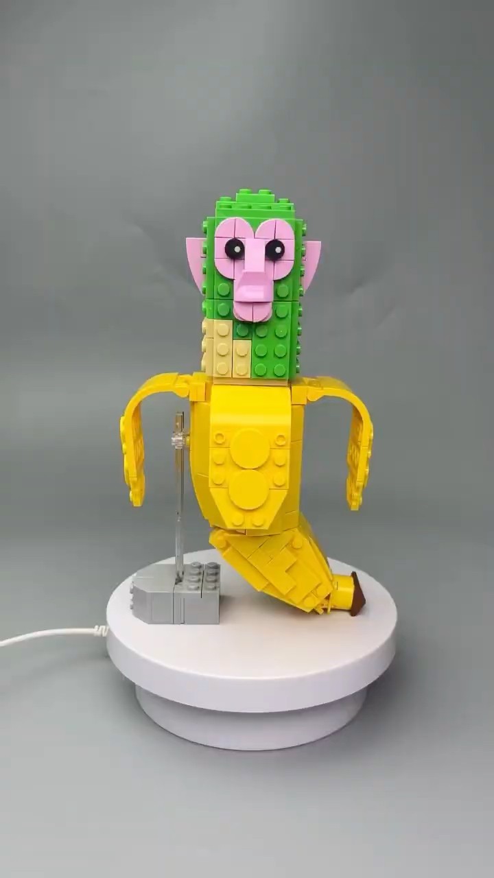 ばなにーにwow Chimpanzee banana nini wow wow😂 #unboxing #bricks #chimpanzee