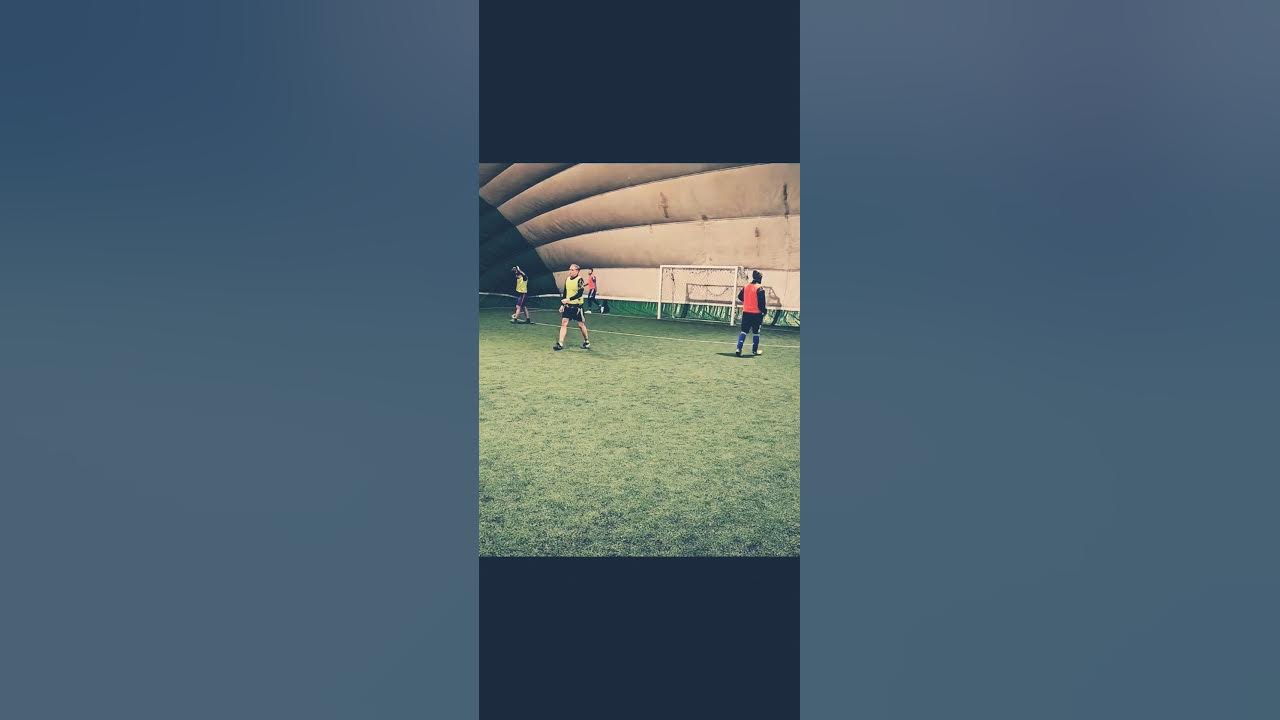 Перед форвардом були тільки порожні ворота, але...🤫#футбол #футзал # ...