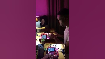 Making RNB trap beat on the Mpc one #mpc #mpcone how to make beats on mpc