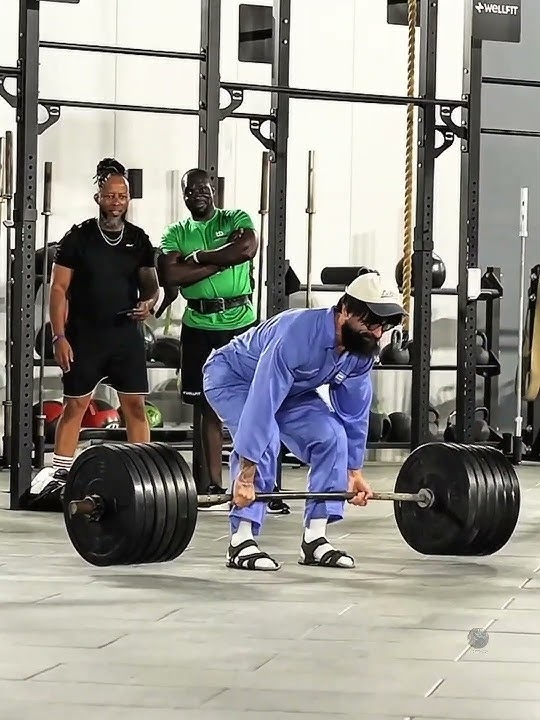 Lift and move easily with this weight? #fyp #frank #anatolyprank #gym #gymmotivation #foryou