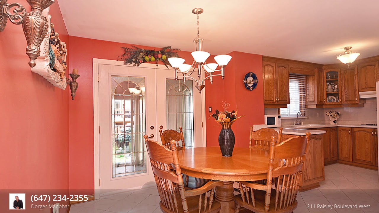 Home for sale at 211 Paisley Boulevard West, Mississauga L5B 3B4, ON