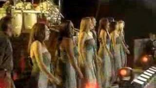 Miniatura de vídeo de "Celtic Woman - A New Journey - Sing Out"