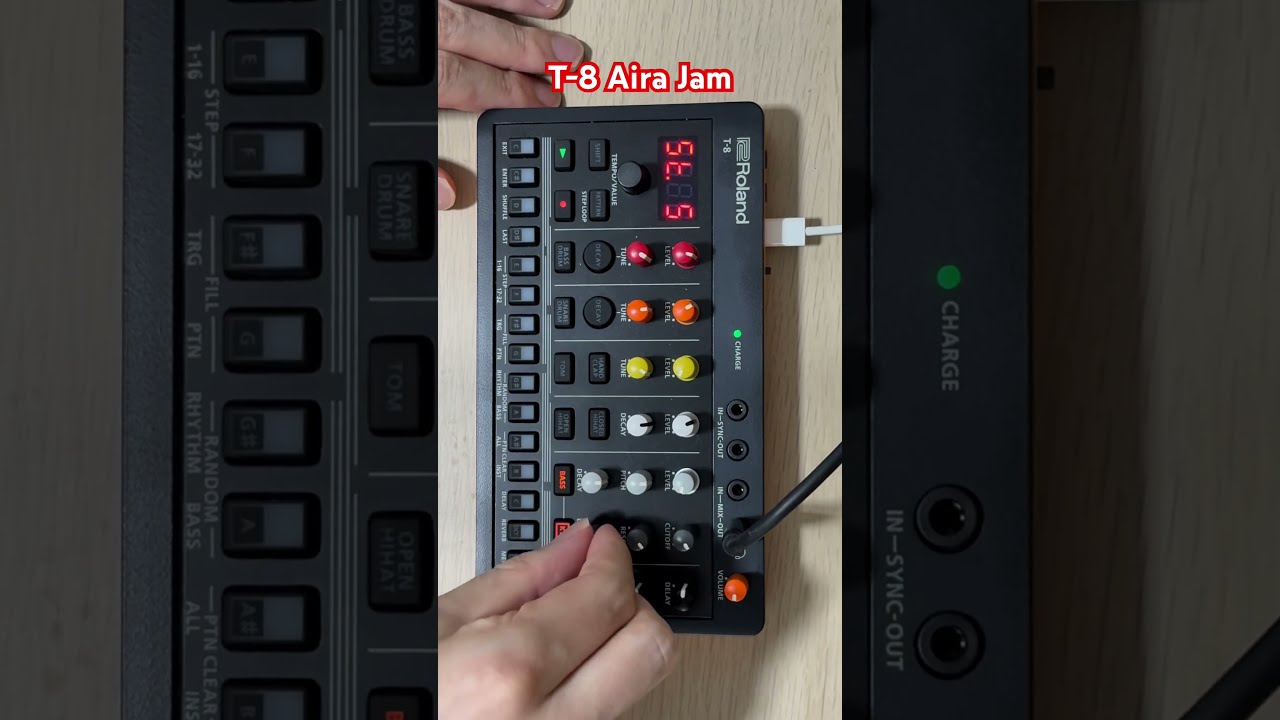 Roland T 8 Aira Jam
